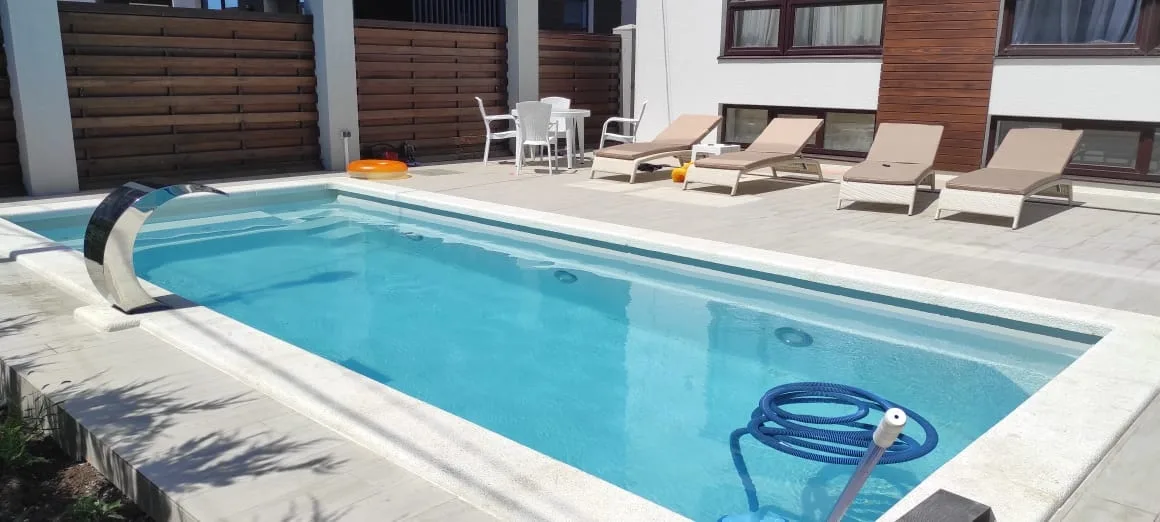 Установка копингового камня на бассейн